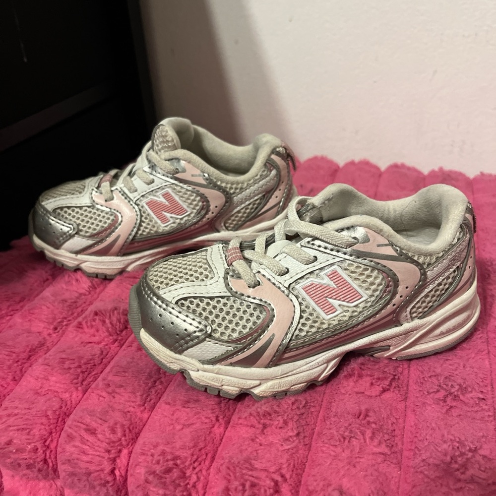 New Balance 530’s sneakers